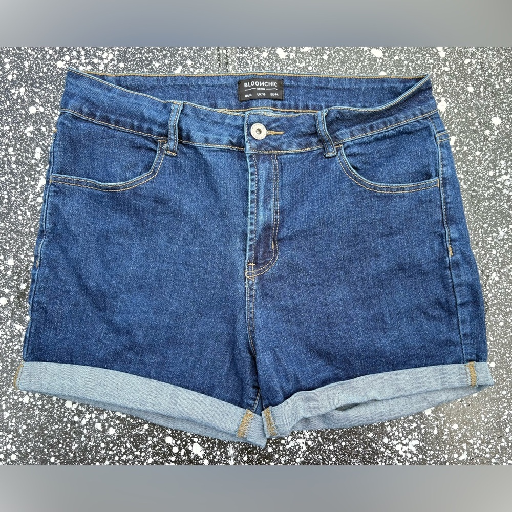 Bloomchic Cuffed Denim Jean Shorts Size 14
